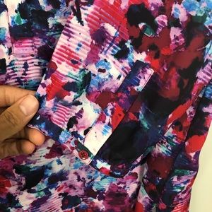 NYDJ Tops - NYDJ Pleated Back 3/4 Sleeve Henley Print Blouse NYDJ Tops - NYDJ Pleated Back 3/4 Sleeve Henley Print Blouse